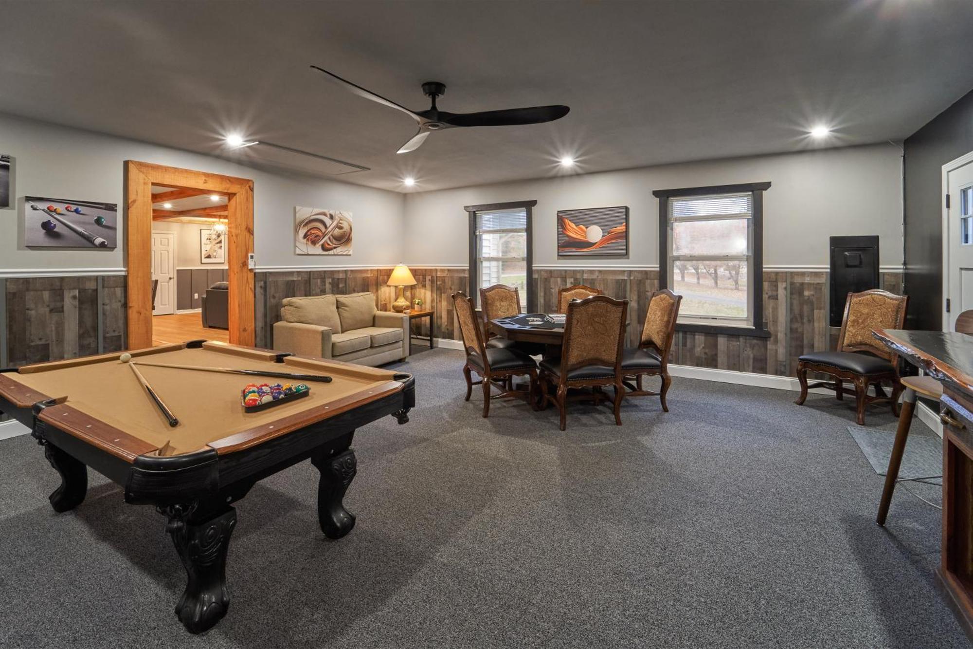 Entertainment Galore! Luxurious Property, Spectacular & Peaceful Setting, Great Location, Close To Major Attractions!! Pigeon Forge Exterior photo